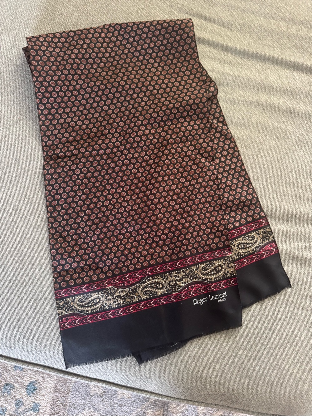 Roger Laurent Paris Scarf in Black and Burgundy with Paisley Trim